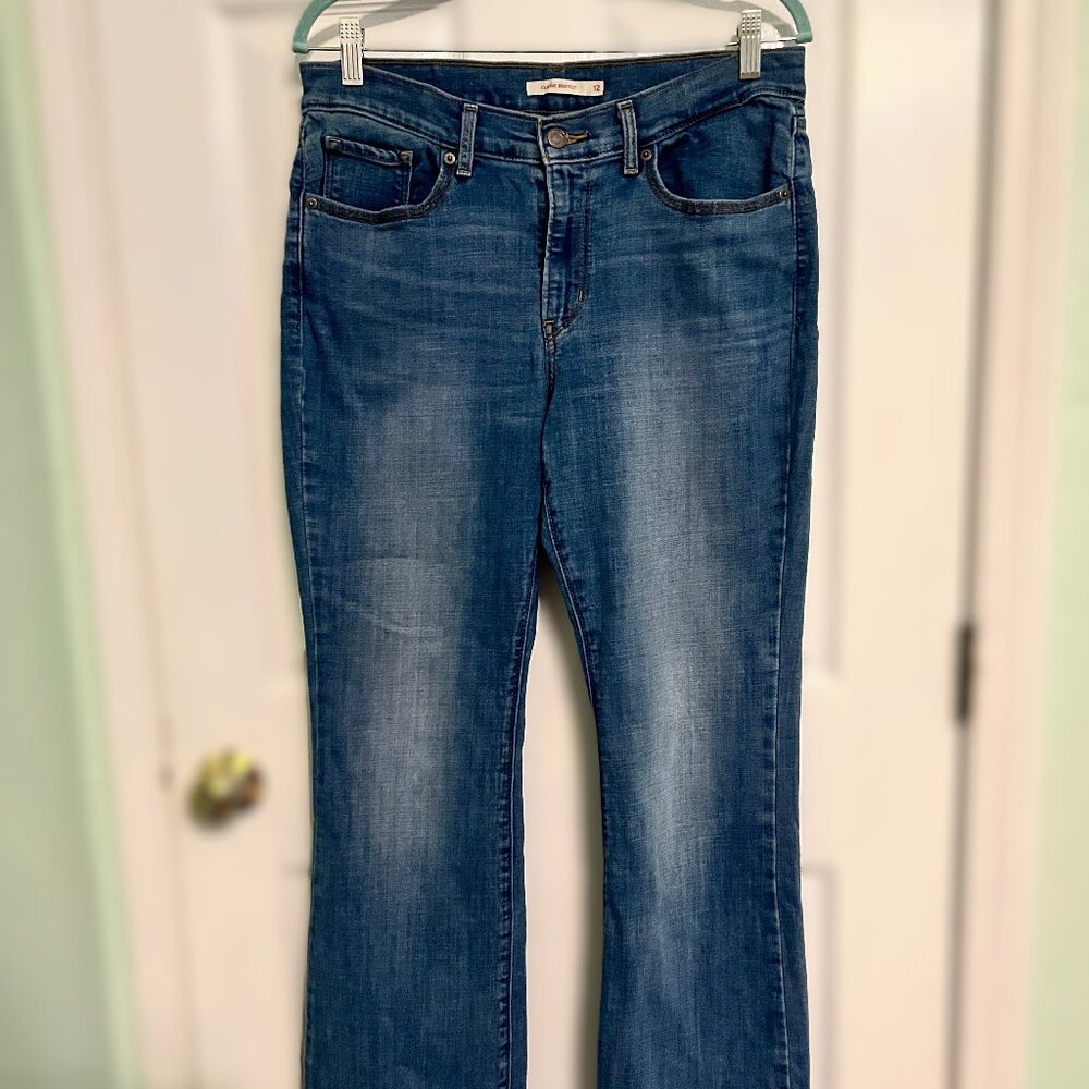 Levi's Strauss Light Wash Classic Bootcut Size 12